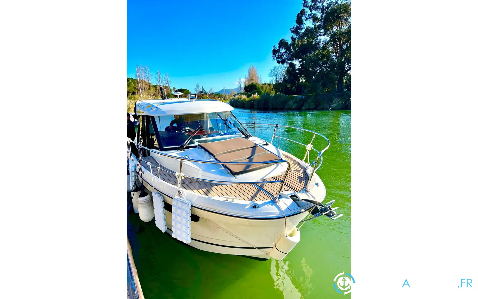 slider 2 Jeanneau Merry Fisher 895
