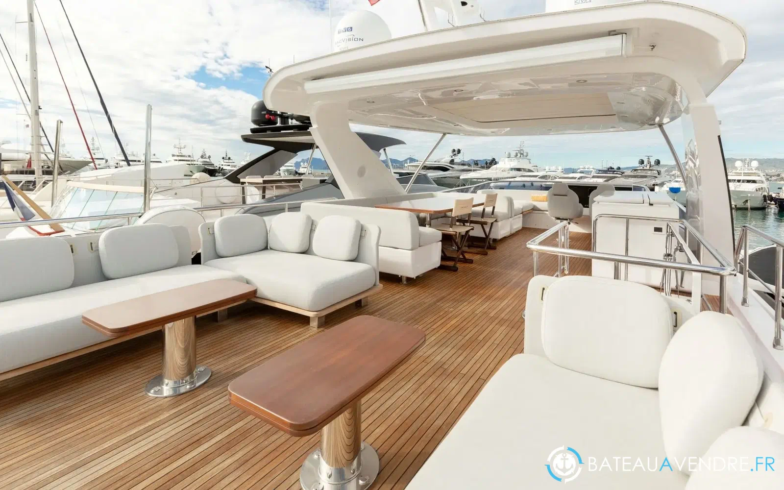slider 1 Azimut 72 flybridge