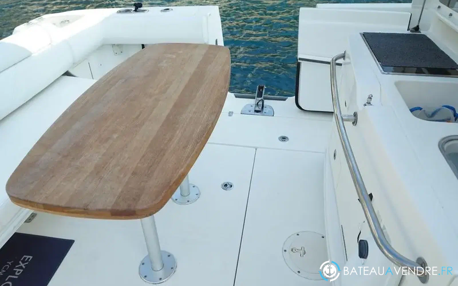 slider 13 Boston Whaler 370 Outrage