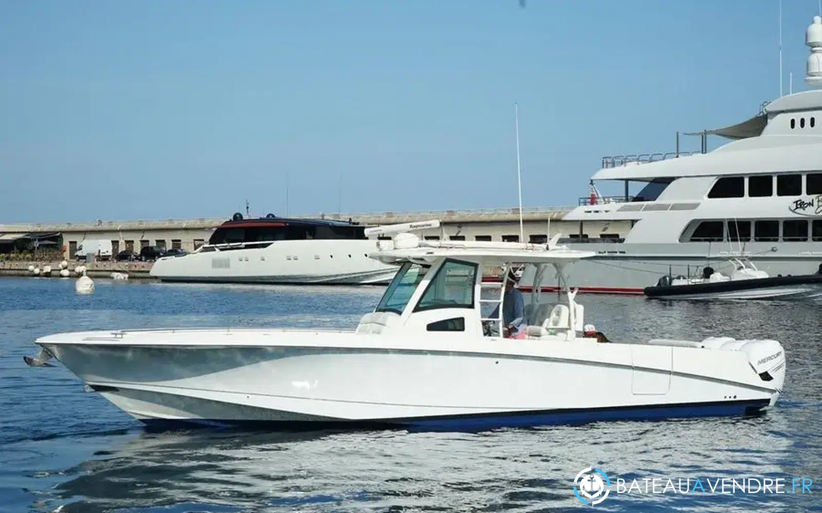 slider 2 Boston Whaler 370 Outrage