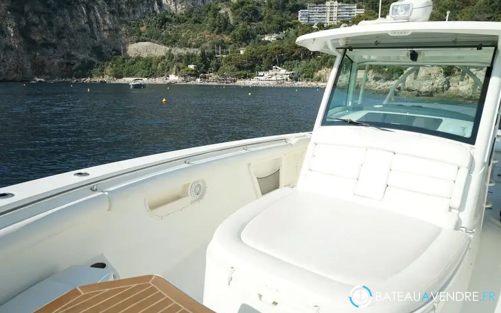 slider 8 Boston Whaler 370 Outrage