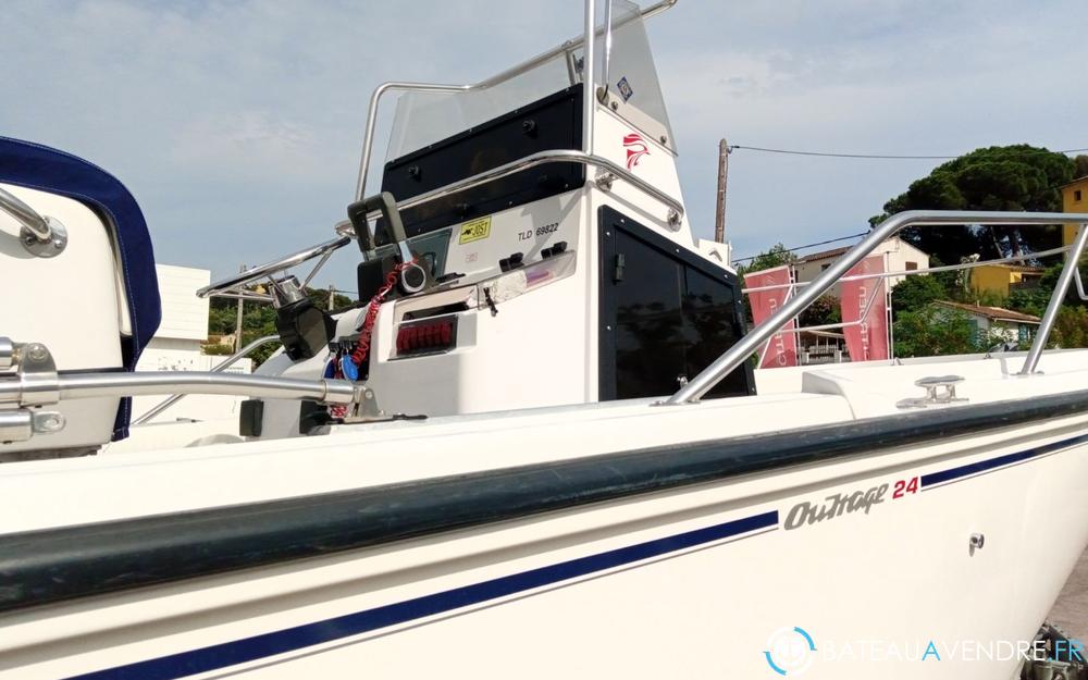 Boston Whaler  24 Outrage  photo 4