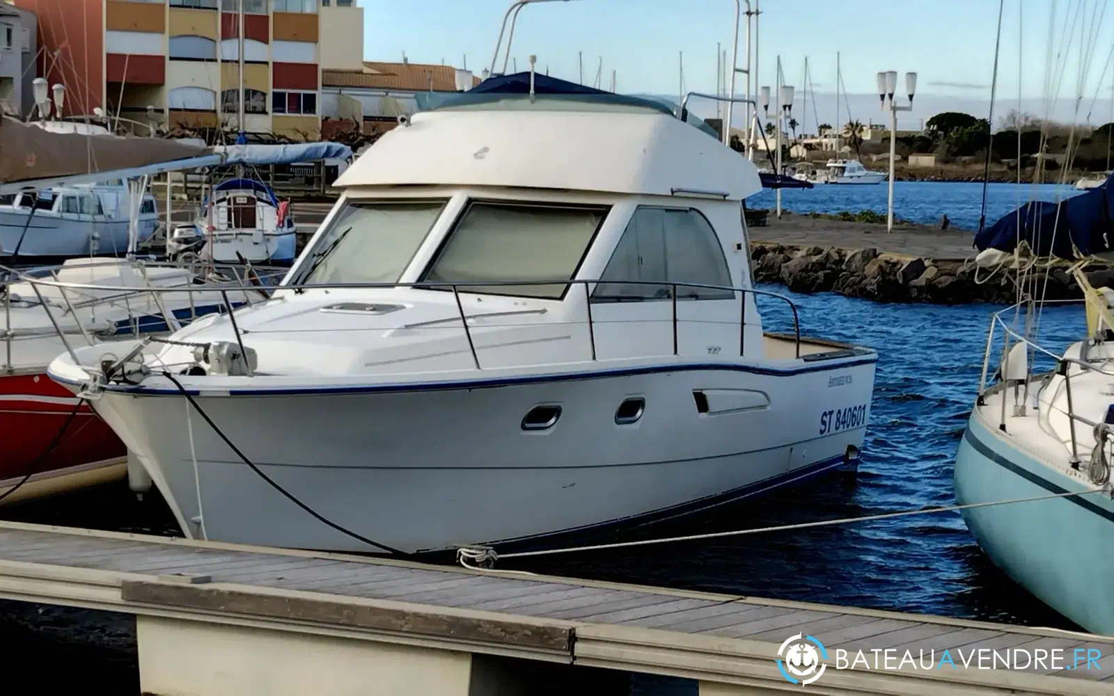 slider 1 Beneteau Antares 905 Fly