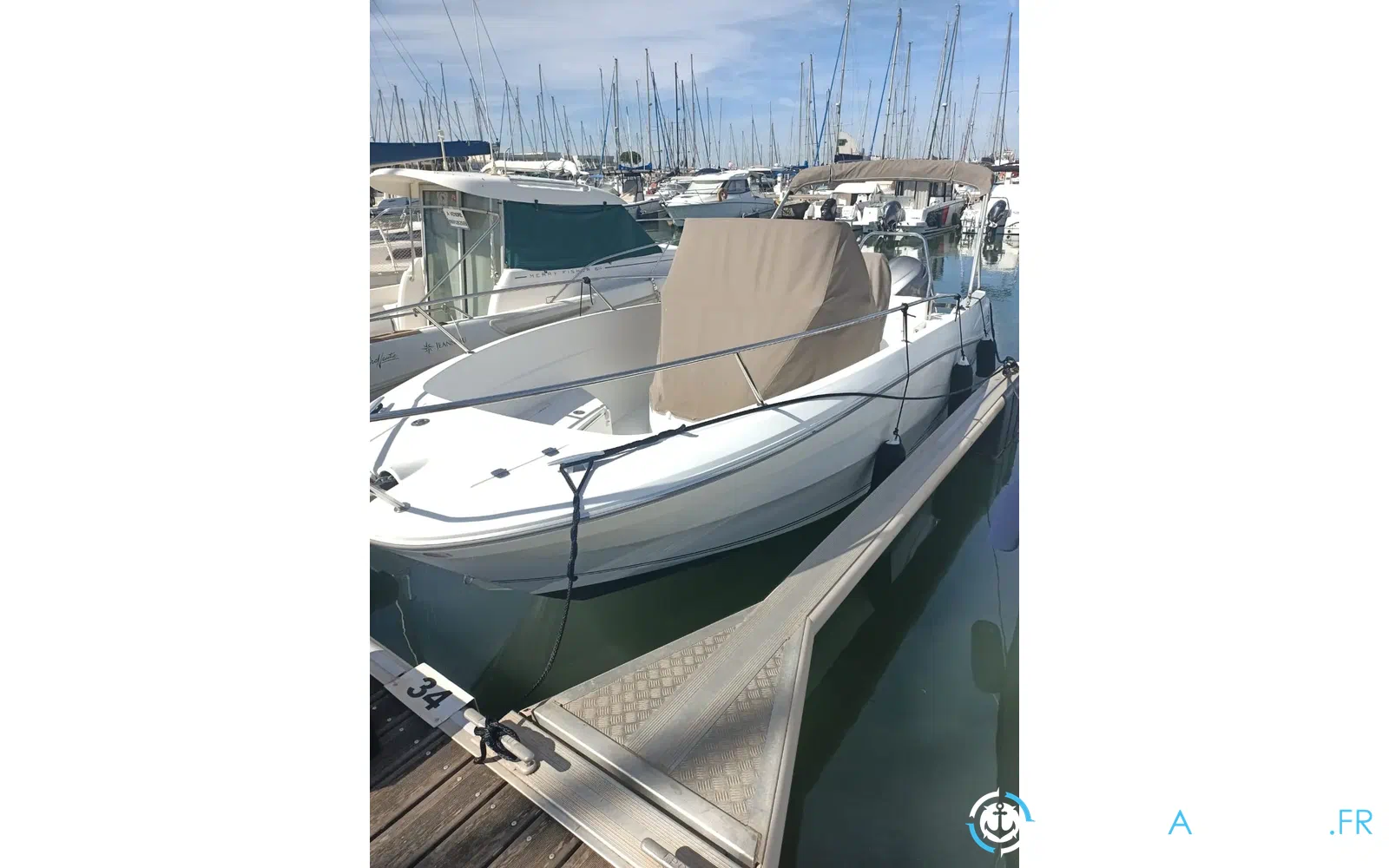slider 6 Jeanneau Cap Camarat 7.5 CC