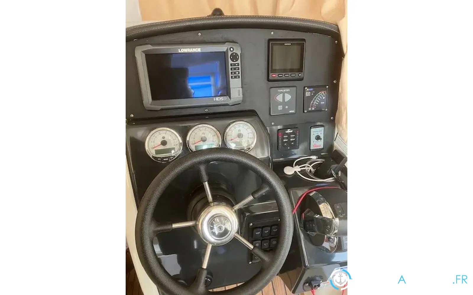 slider 12 Quicksilver Activ 905 Pilothouse