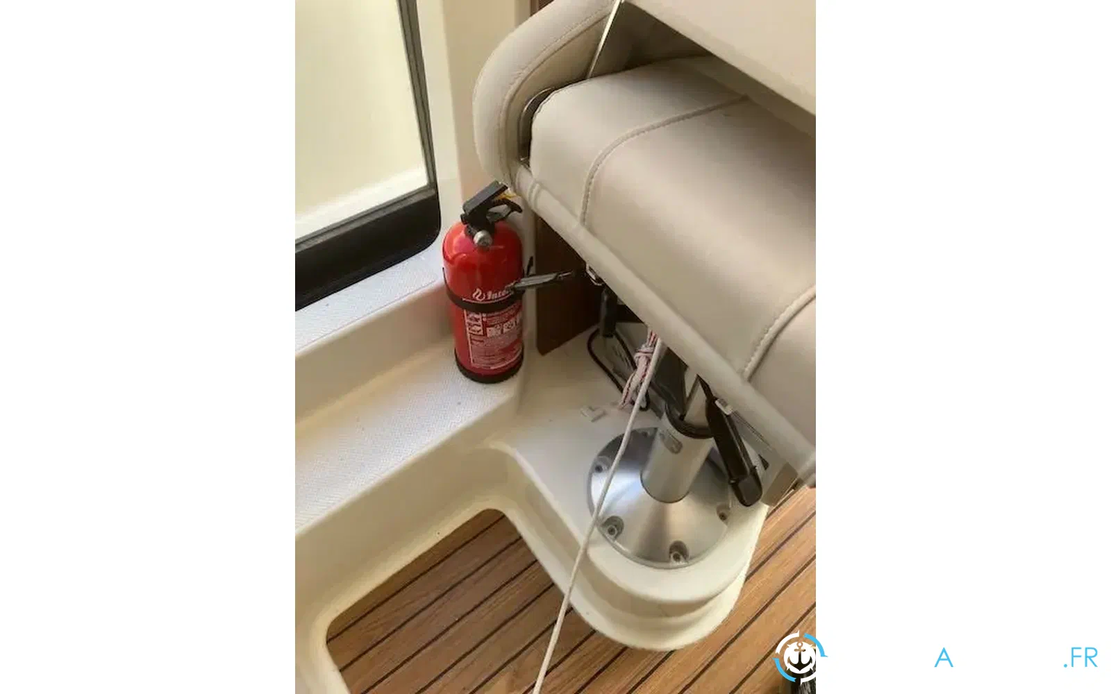 slider 16 Quicksilver Activ 905 Pilothouse
