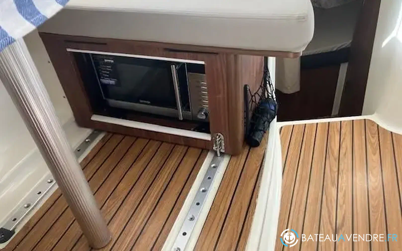 slider 18 Quicksilver Activ 905 Pilothouse