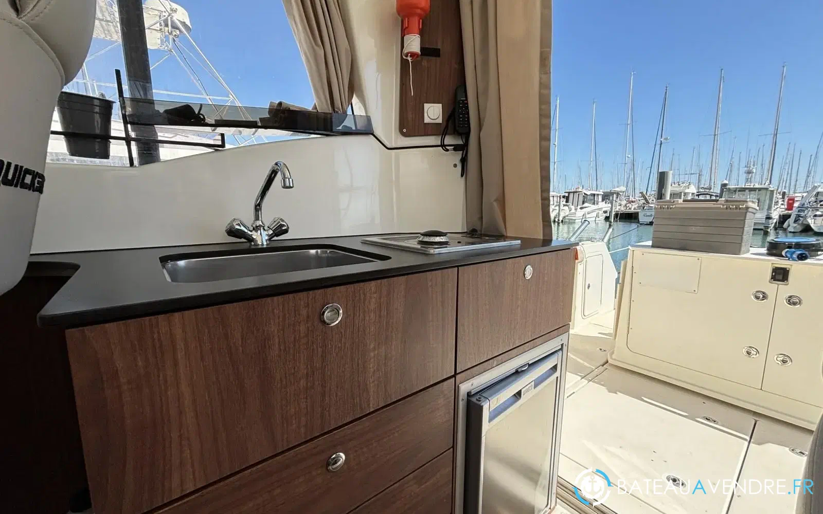 slider 21 Quicksilver Activ 905 Pilothouse