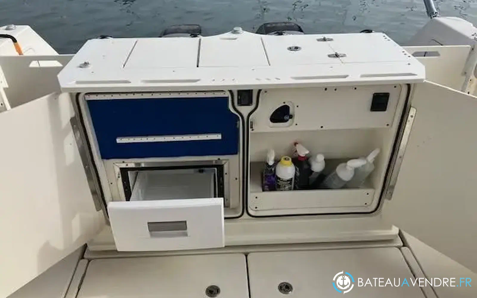 slider 5 Quicksilver Activ 905 Pilothouse