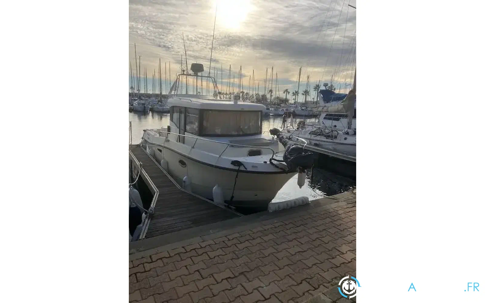 slider 1 Quicksilver Activ 905 Pilothouse