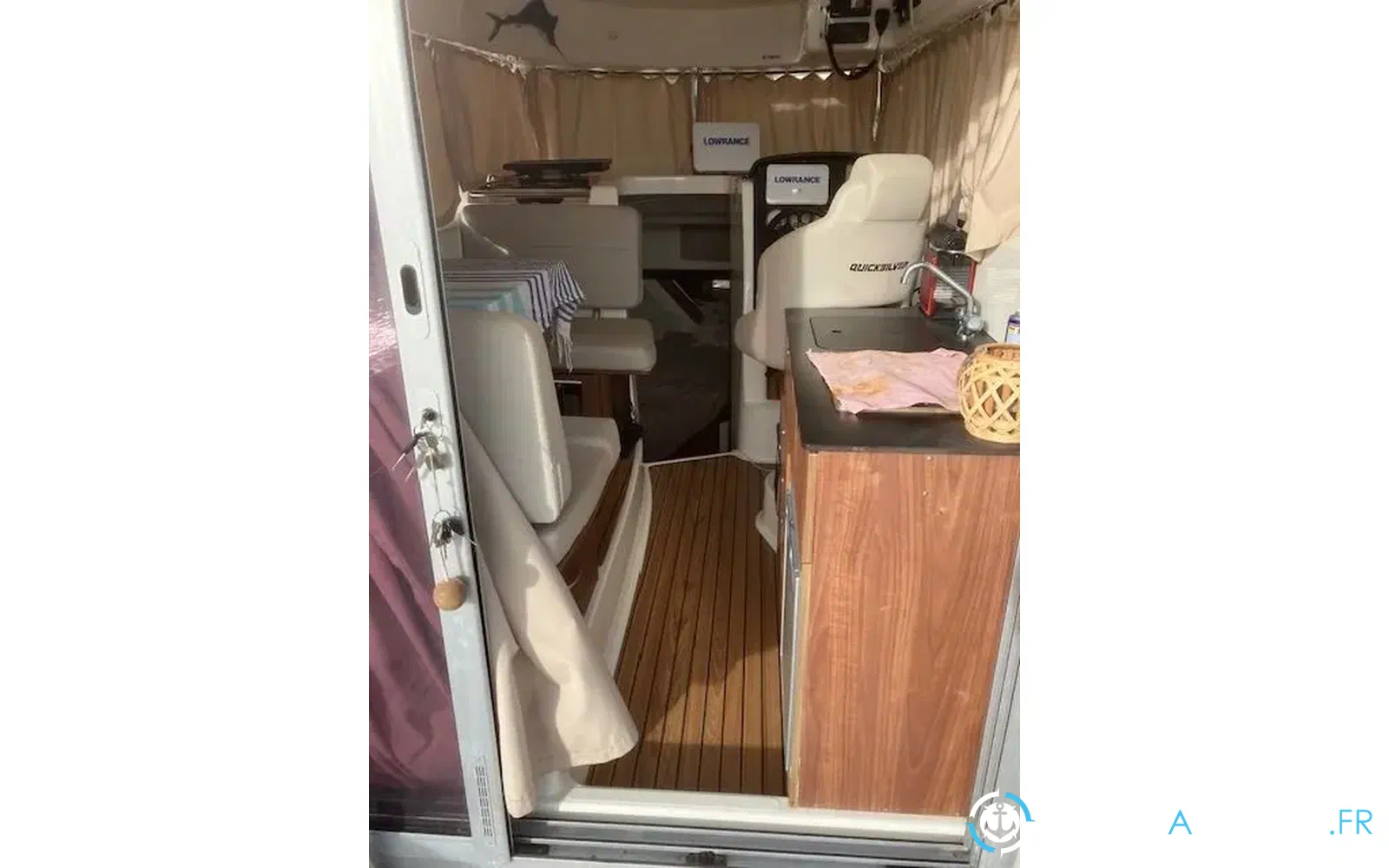 slider 9 Quicksilver Activ 905 Pilothouse