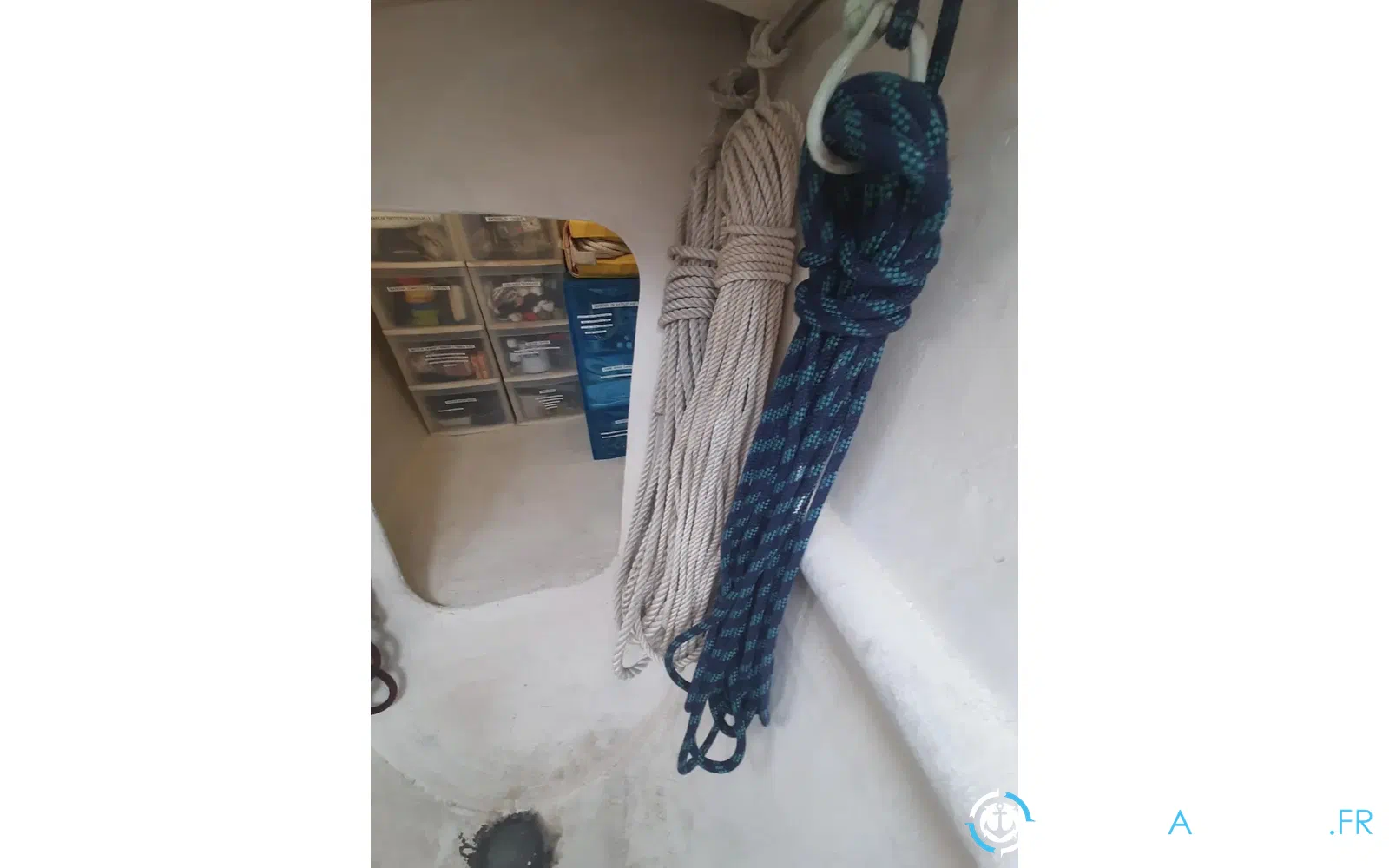 slider 4 Outremer 40