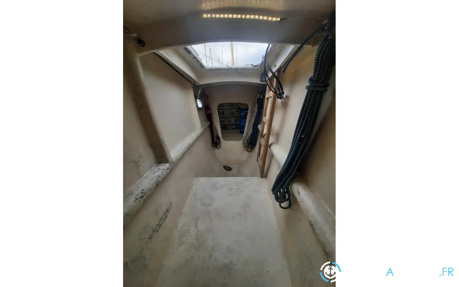 slider 5 Outremer 40