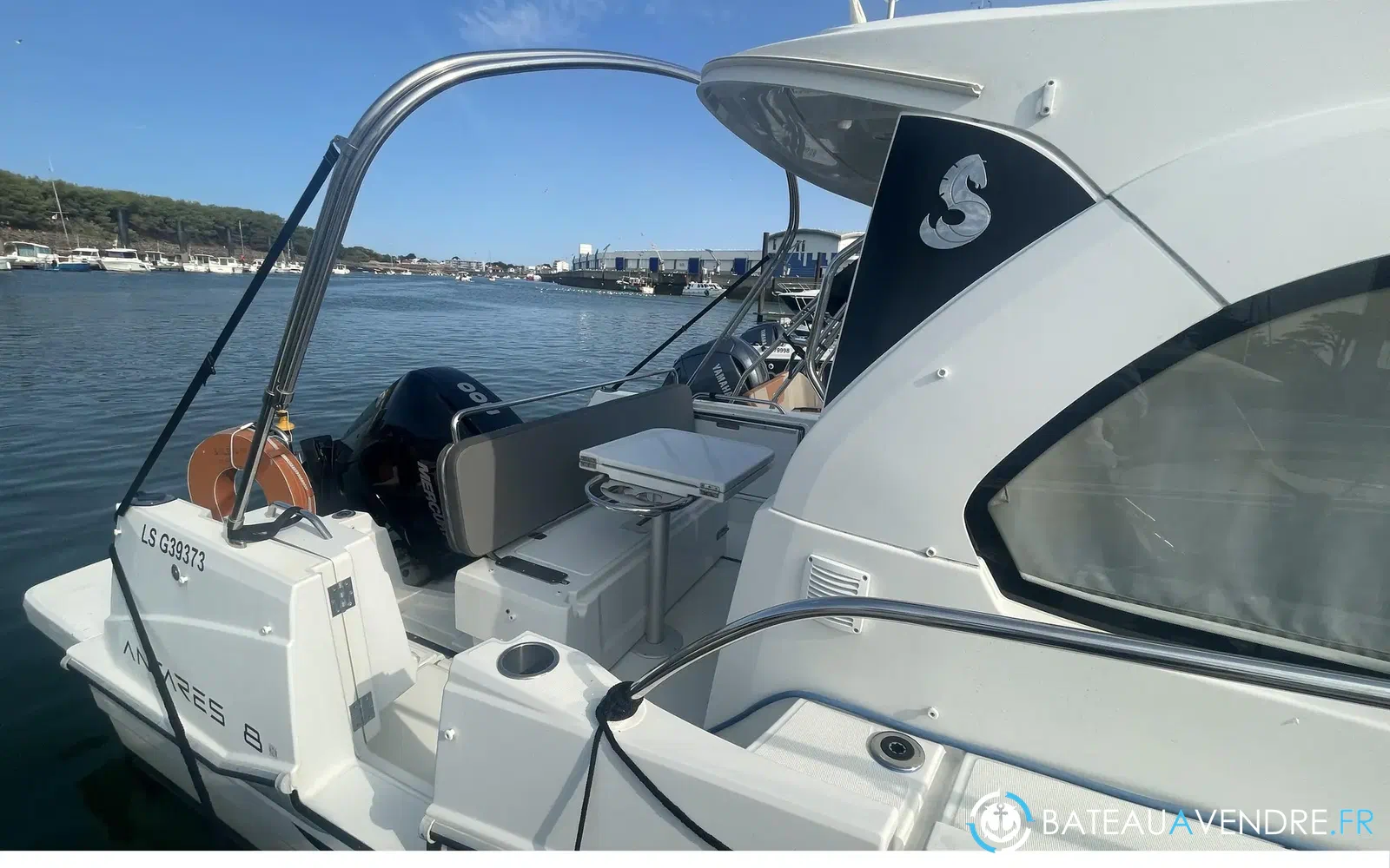 slider 0 Beneteau Antares 8 OB V2