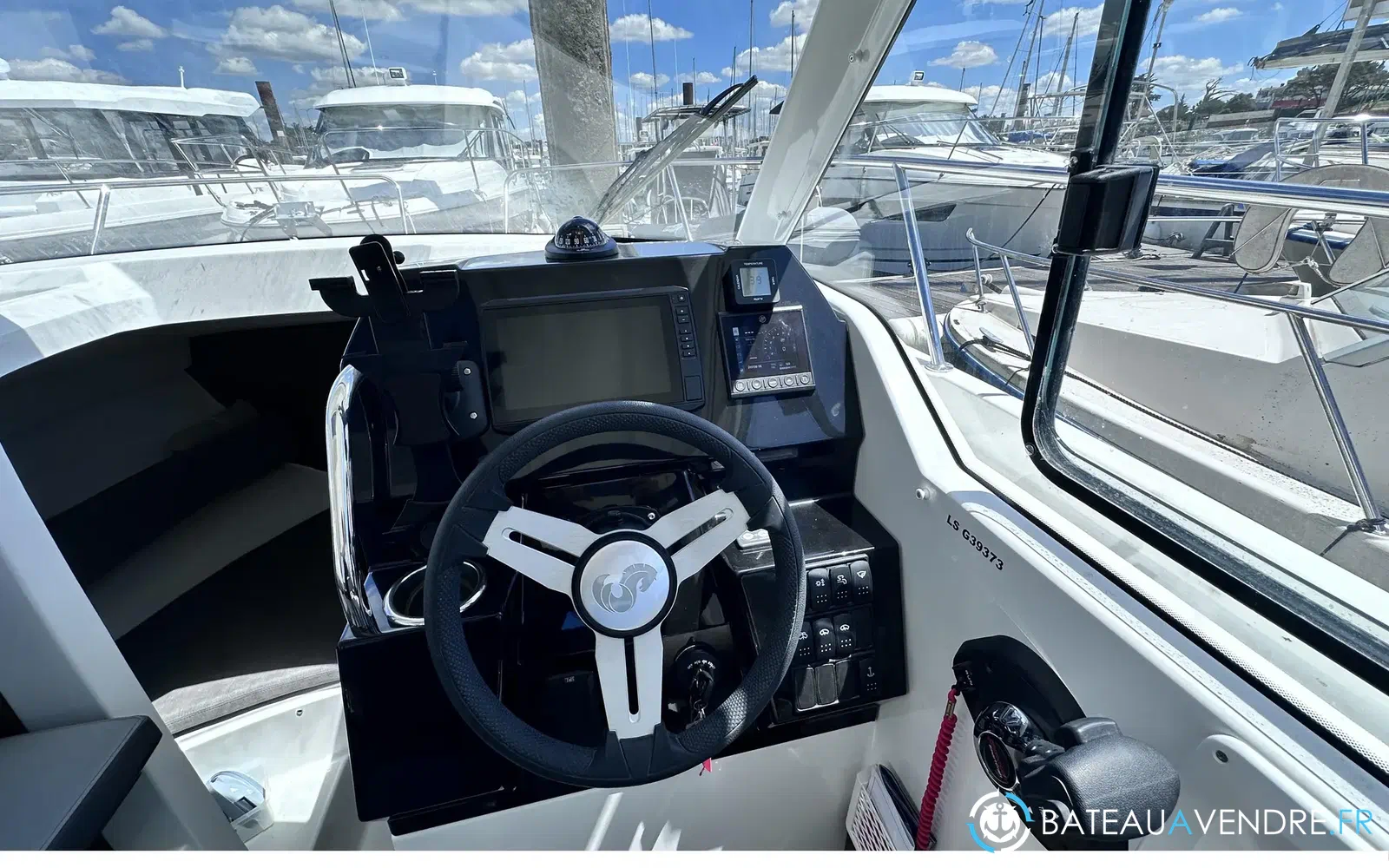 slider 9 Beneteau Antares 8 OB V2