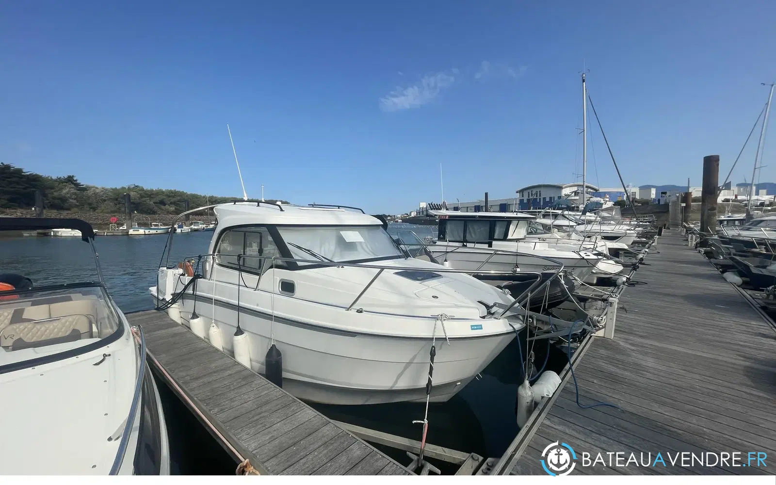 slider 3 Beneteau Antares 8 OB V2