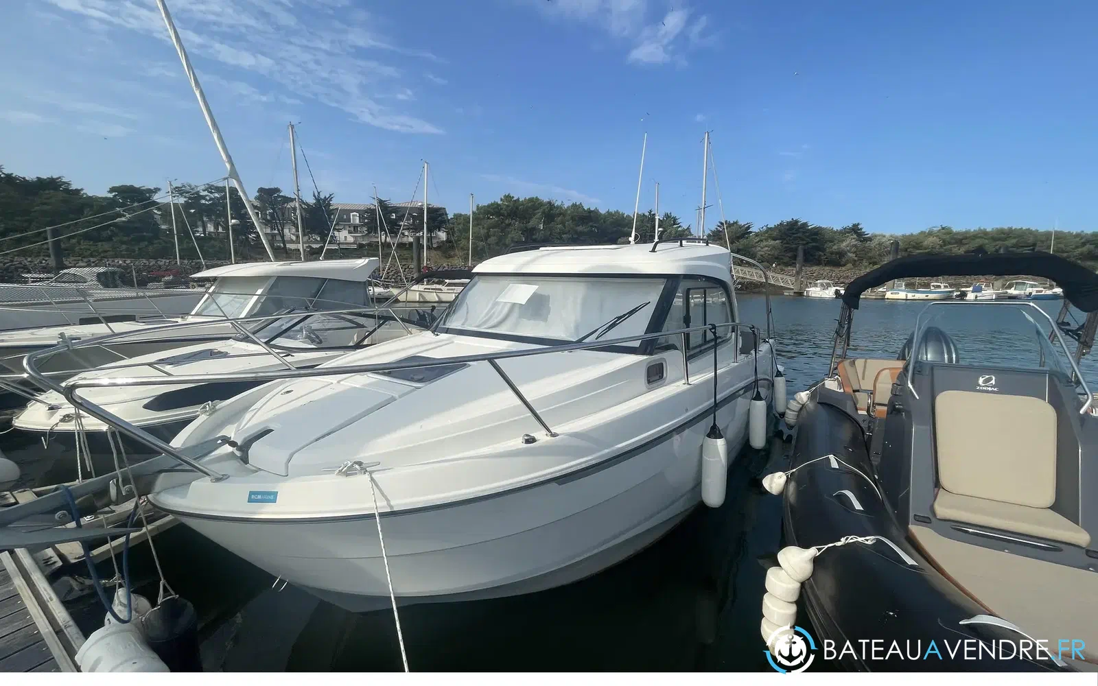 slider 4 Beneteau Antares 8 OB V2