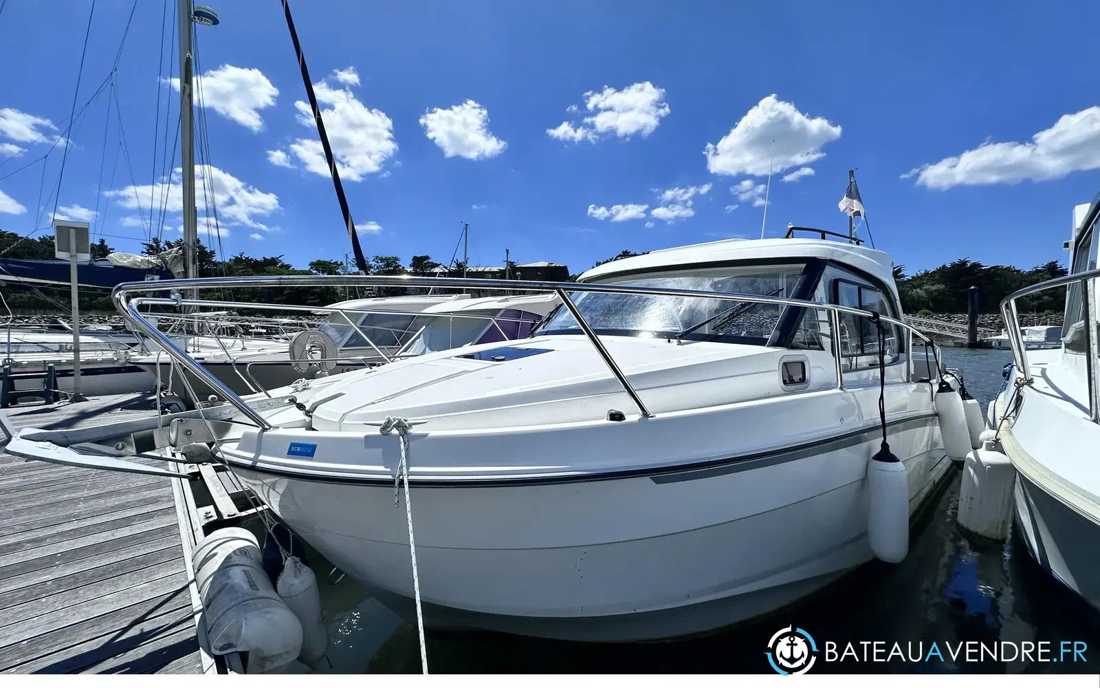 slider 6 Beneteau Antares 8 OB V2