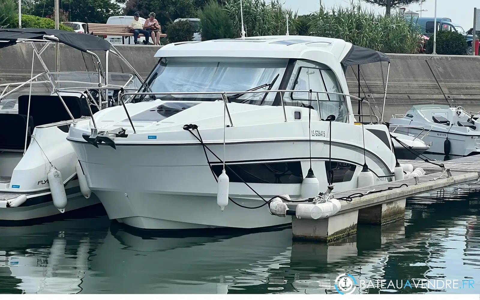 slider 1 Beneteau Antares 9 OB
