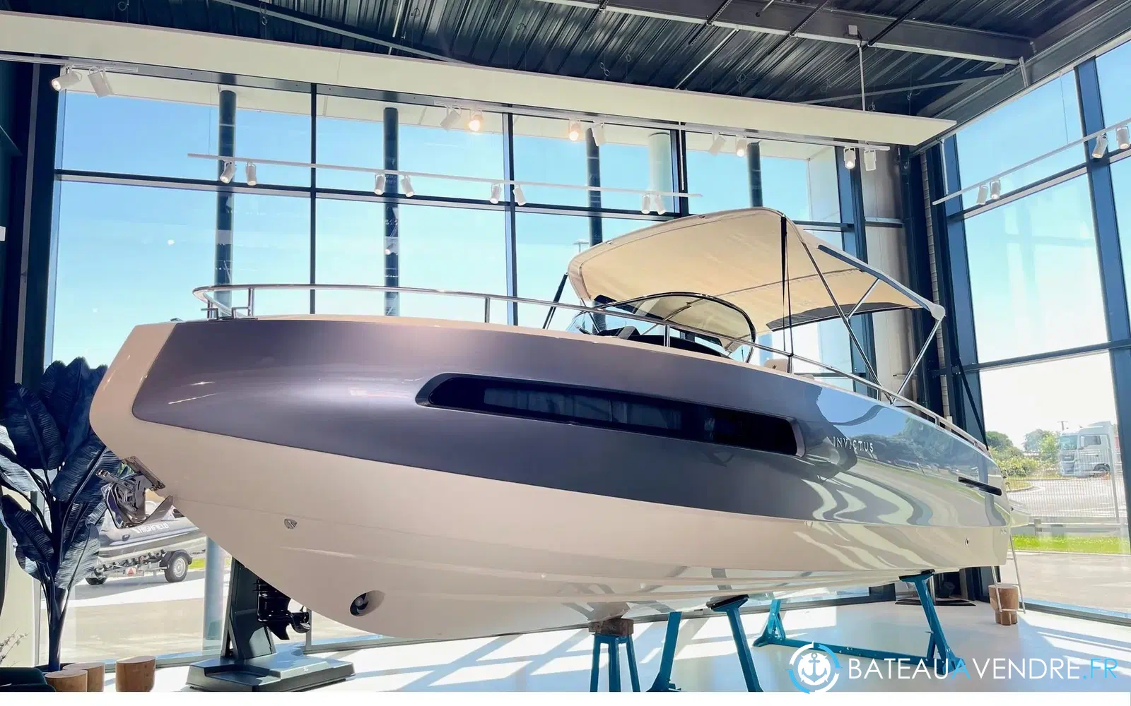 slider 0 Invictus 280 GT