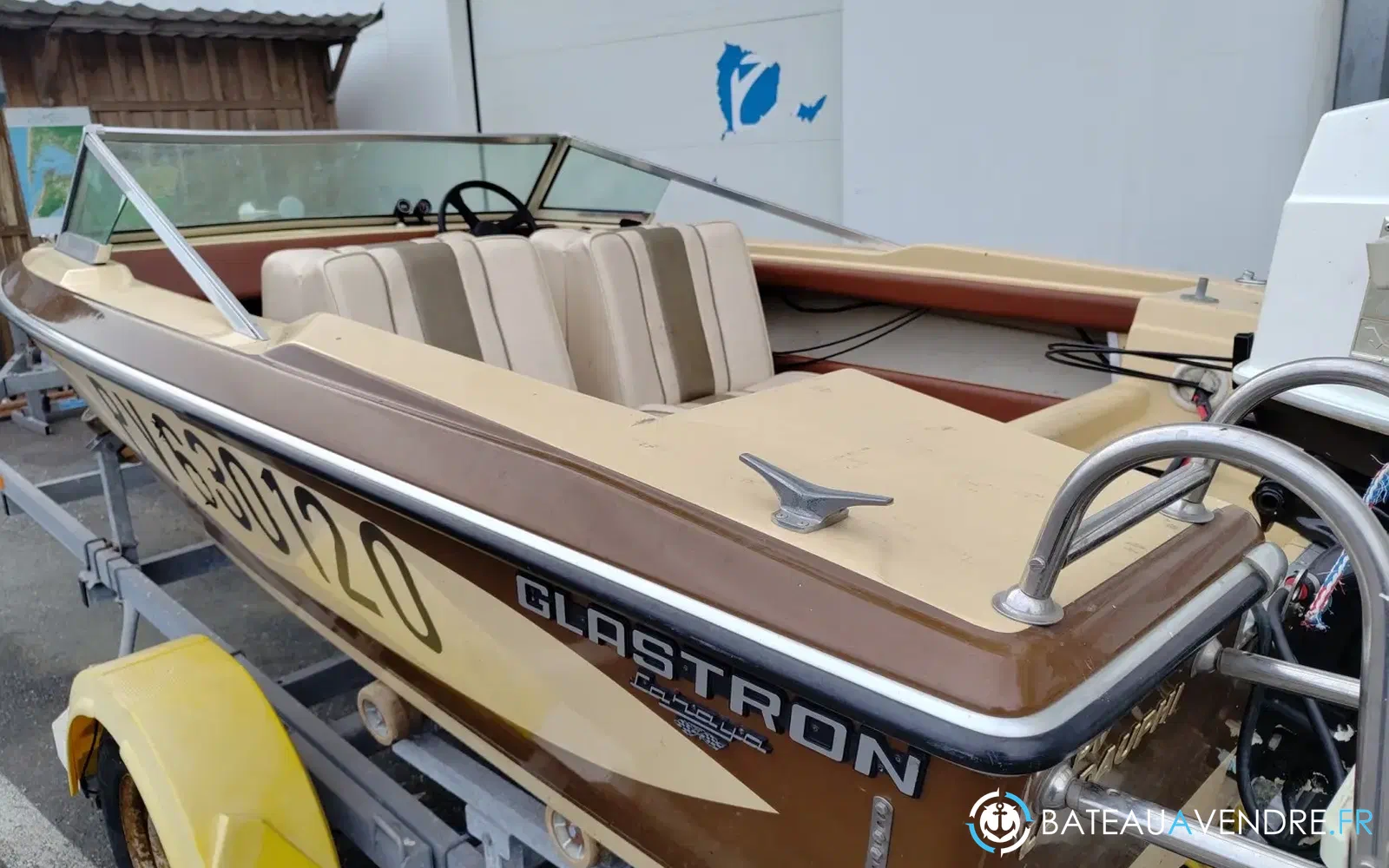 slider 2 Glastron V142