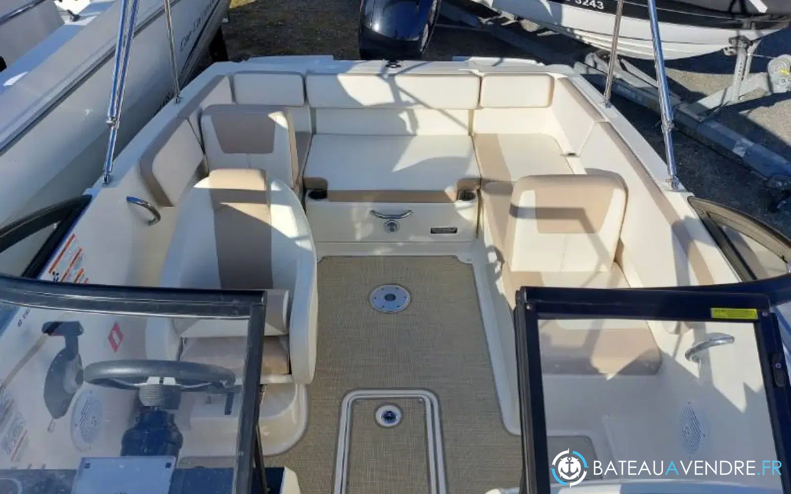 slider 2 Bayliner VR4 OB