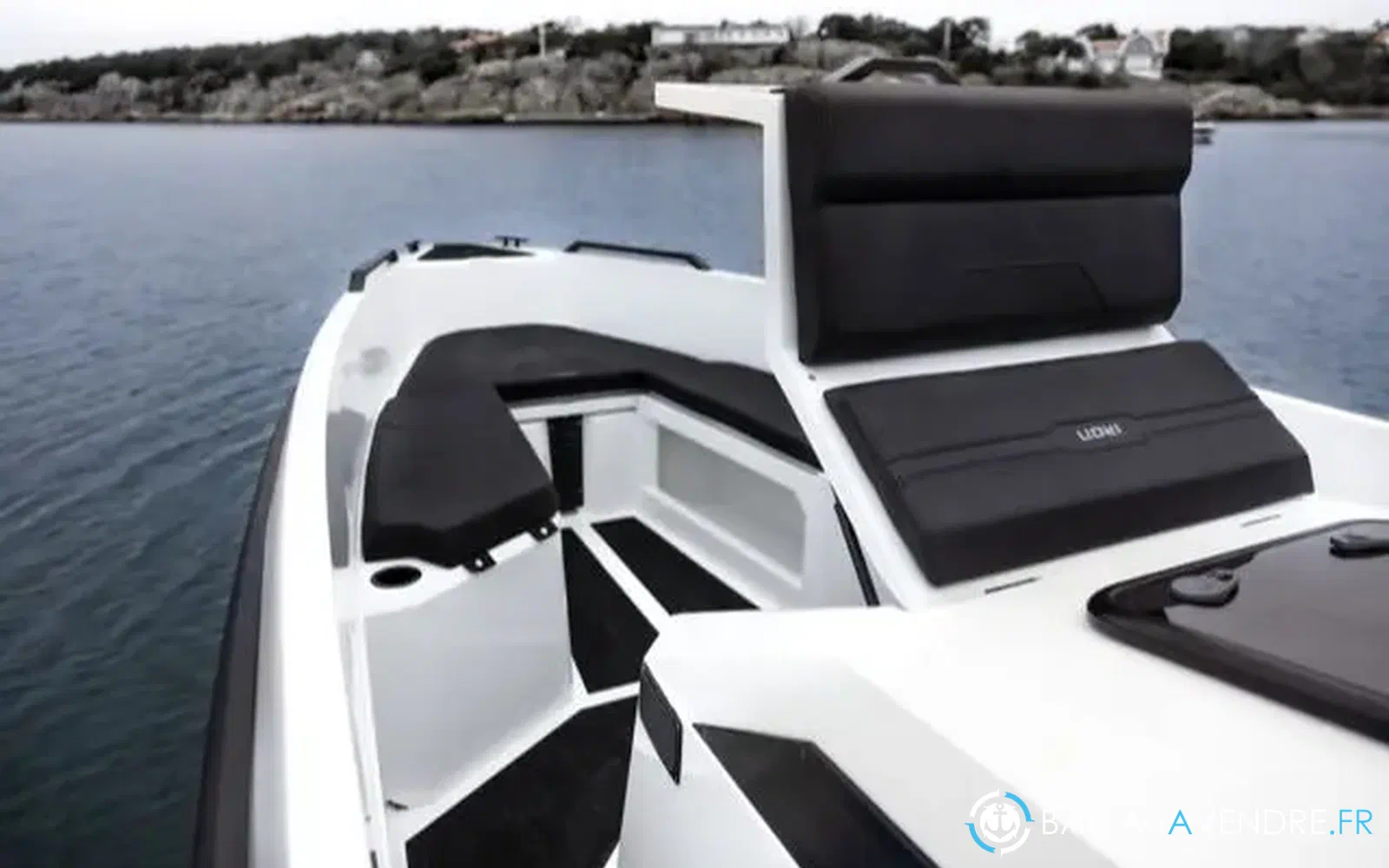 slider 8 Iron Boats 907