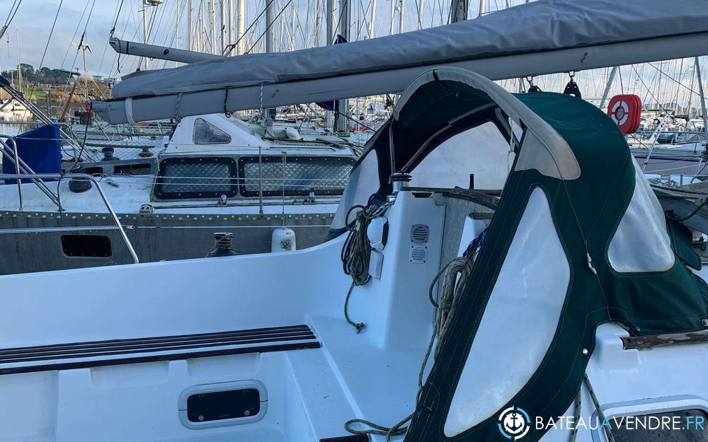 Beneteau Oceanis 300 photo 4