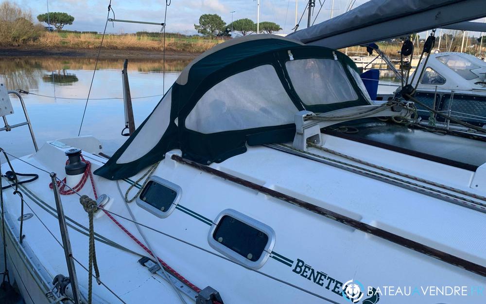 Beneteau Oceanis 300 photo 5