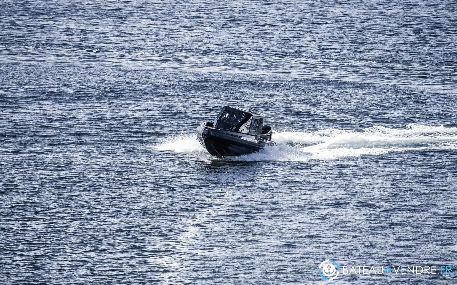 slider 2 Iron Boats 827 Coupe