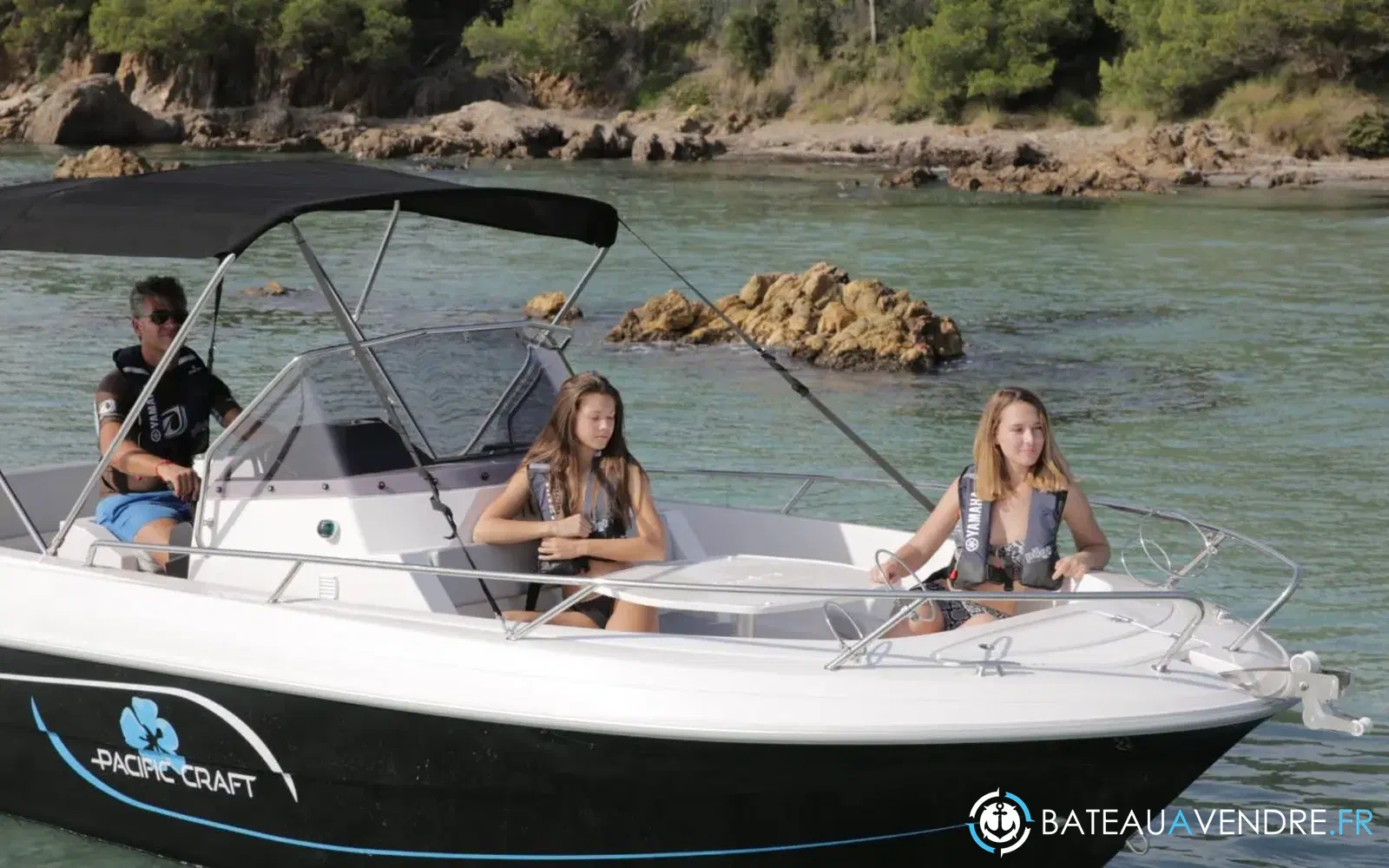 slider 4 Pacific Craft 670 Open