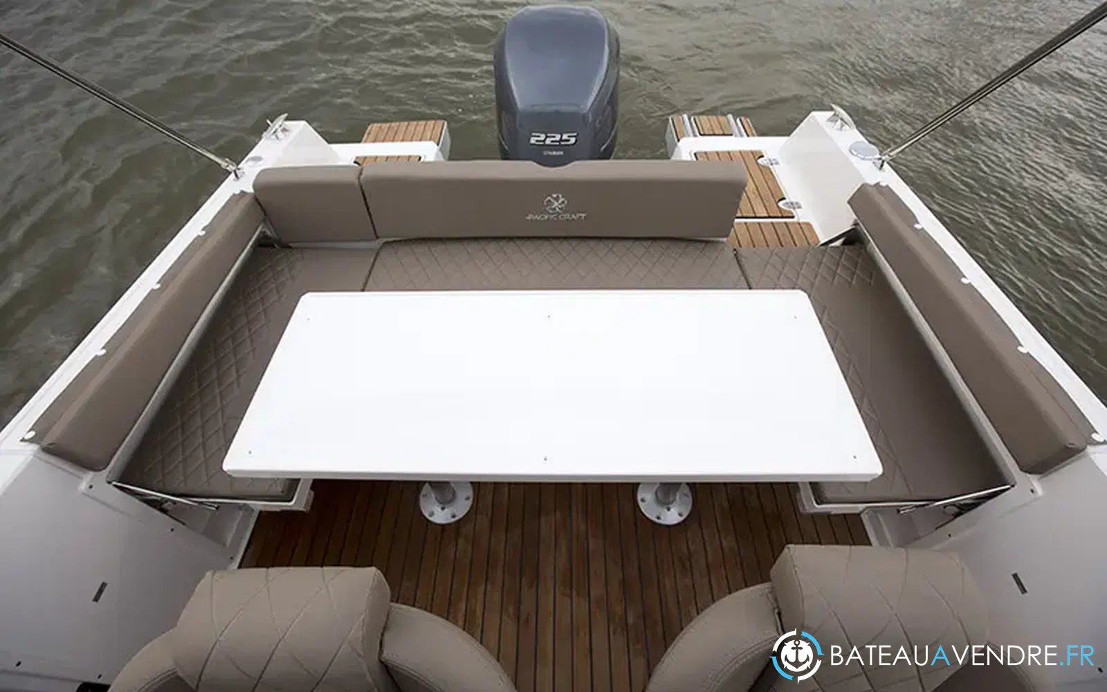 slider 2 Pacific Craft 750 Open