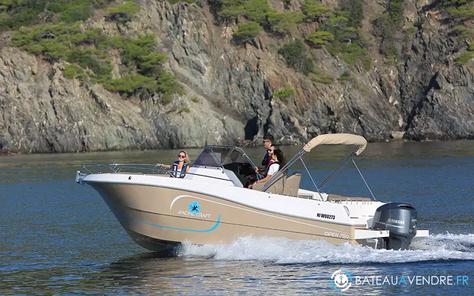 slider 3 Pacific Craft 750 Open