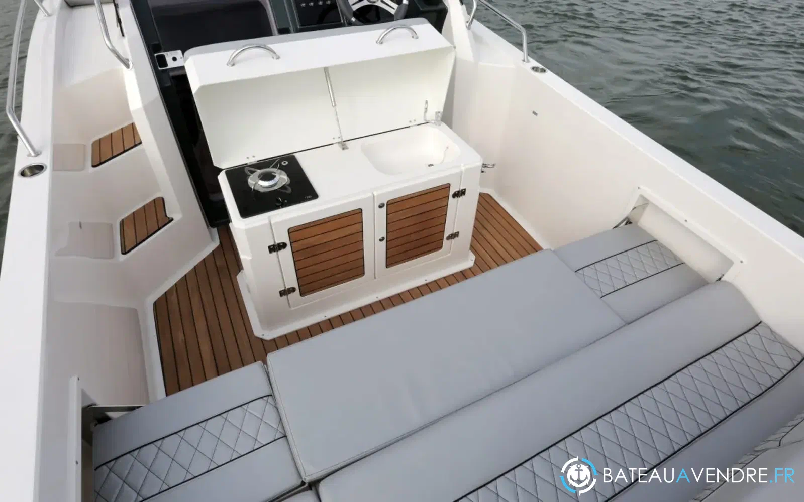 slider 1 Pacific Craft 750 SC