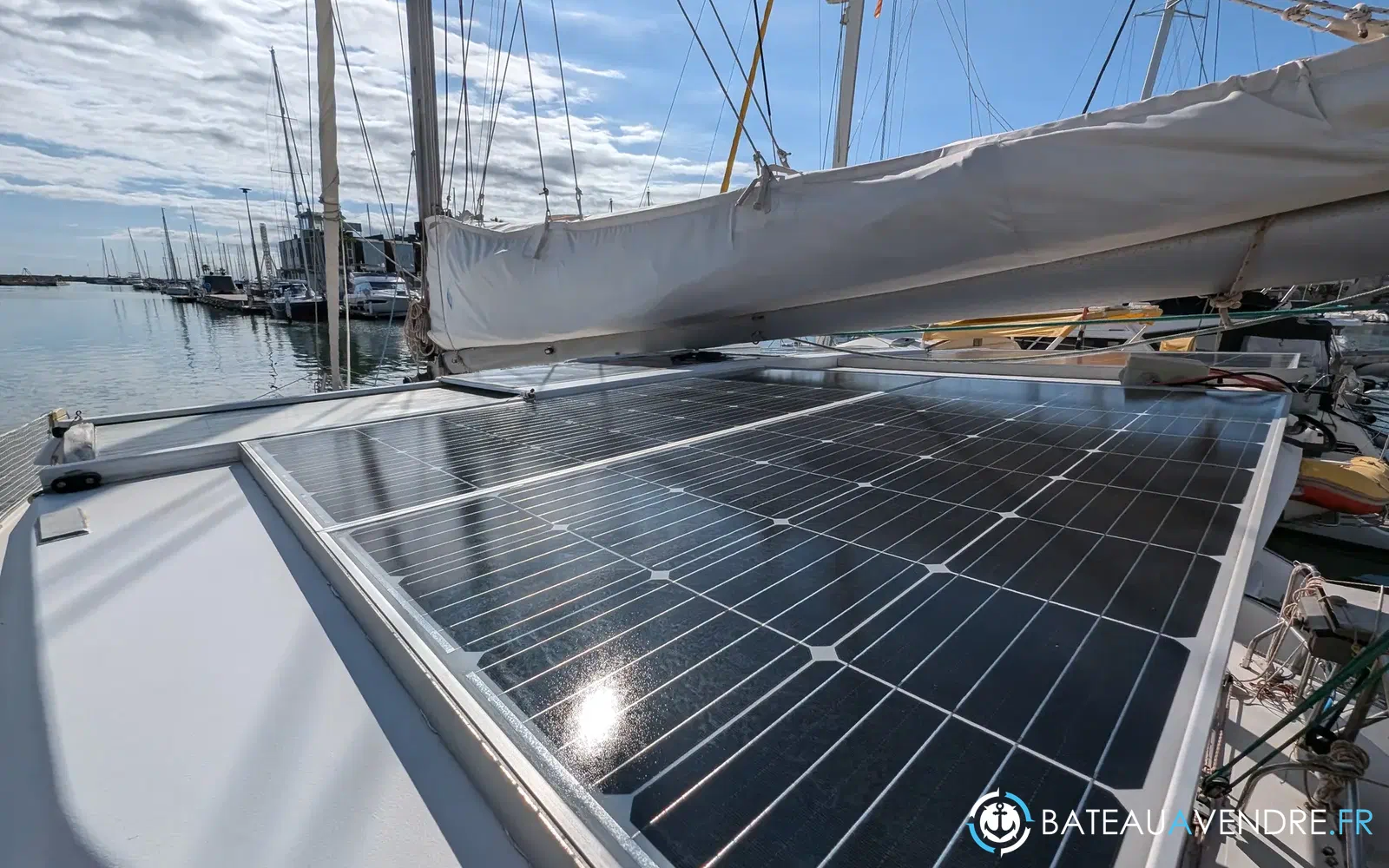slider 16 Fountaine Pajot Athena 38