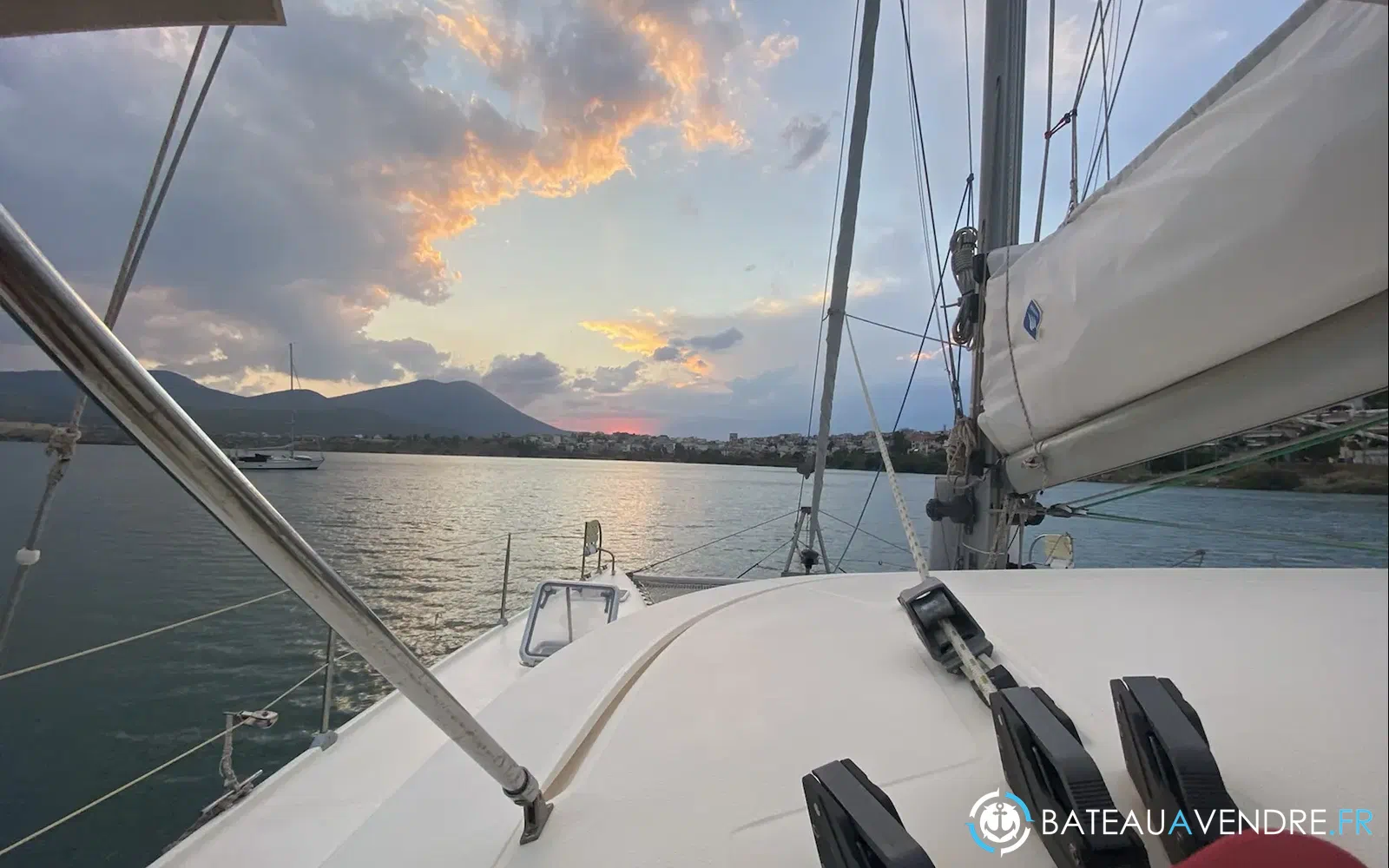 slider 18 Fountaine Pajot Athena 38