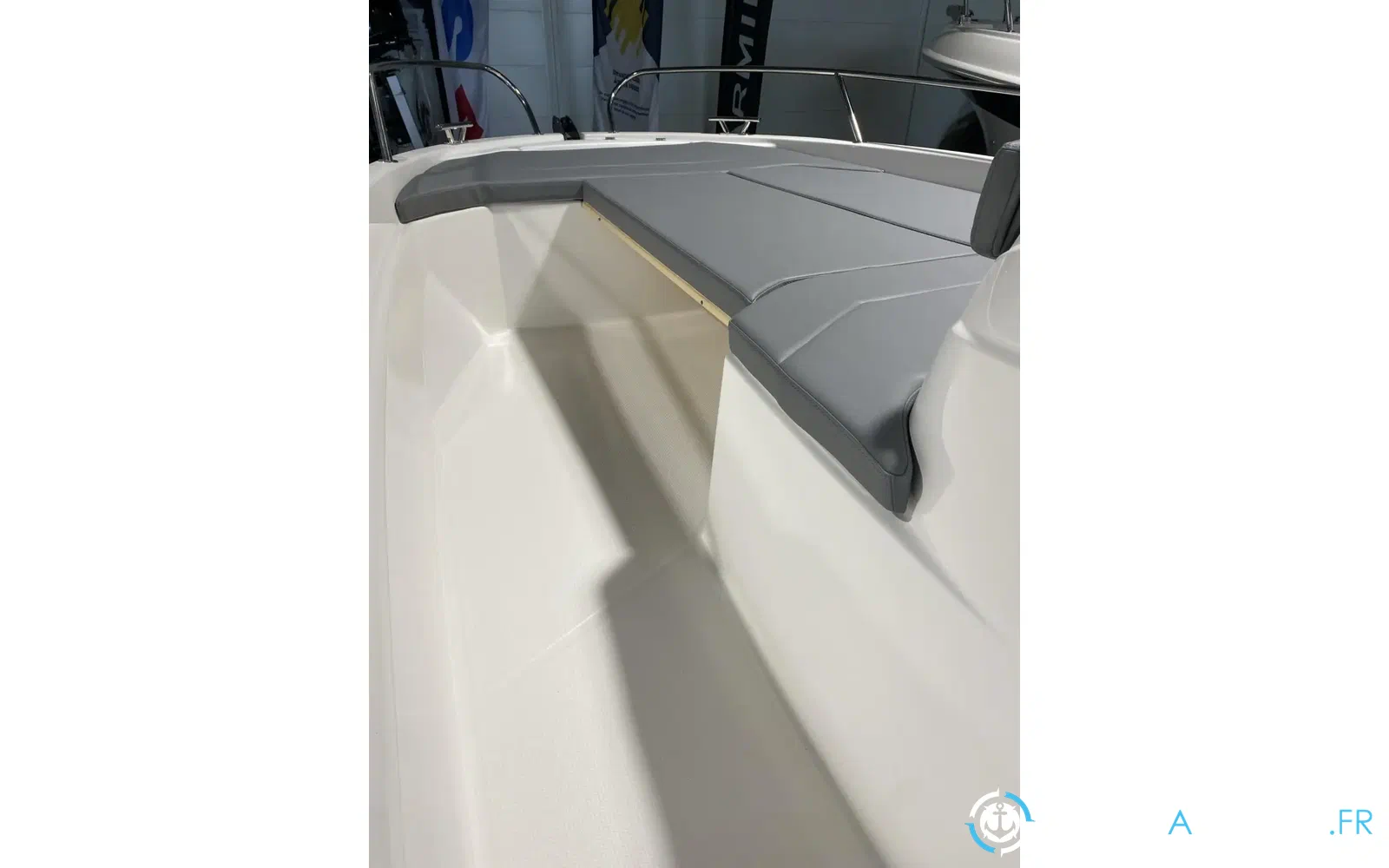 slider 5 Titanium 460 Open