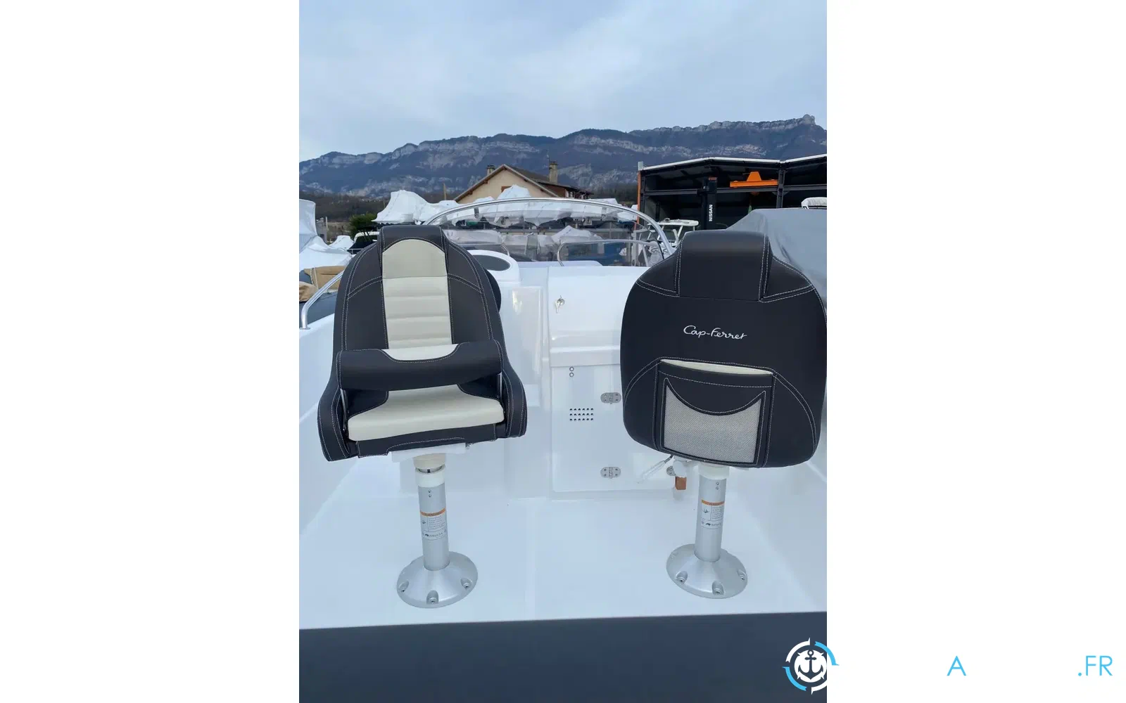 slider 1 B2 Marine Cap Ferret 522