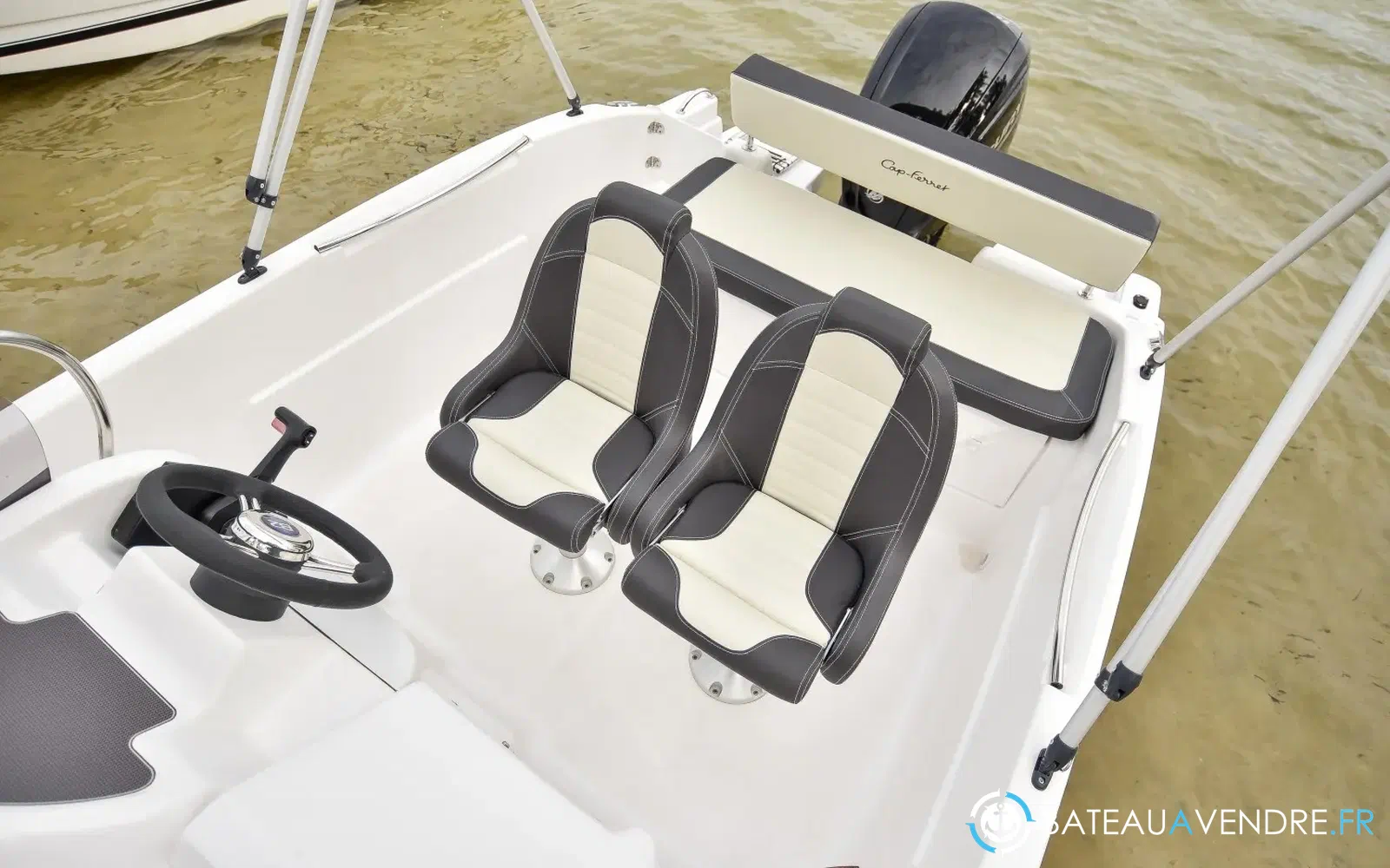 slider 1 B2 Marine Cap Ferret 572