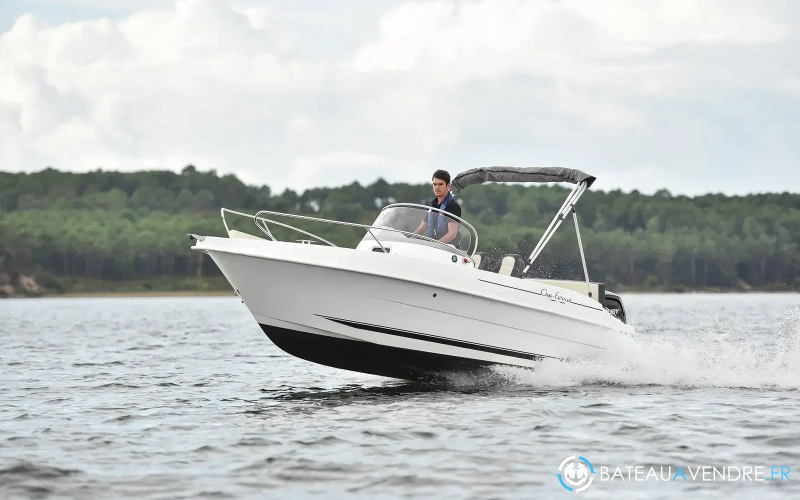 slider 3 B2 Marine Cap Ferret 572