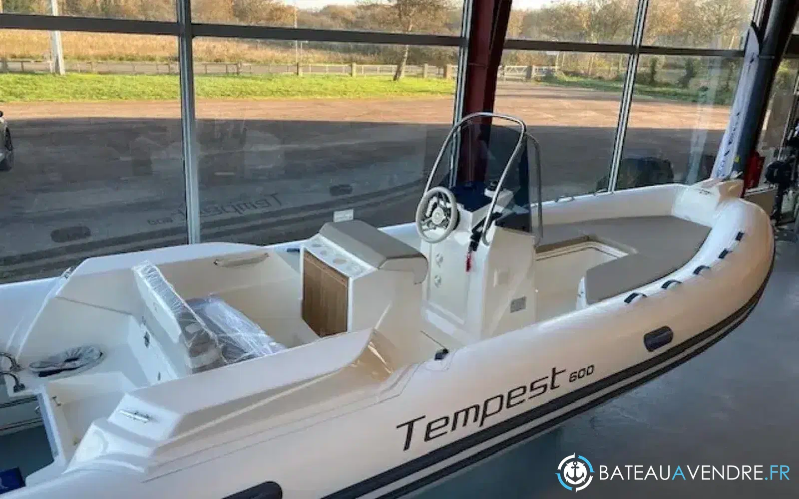 slider 4 Capelli Tempest 600