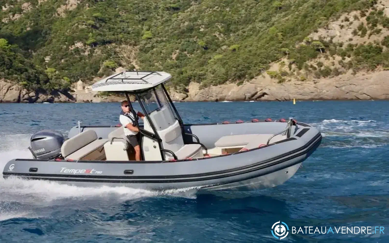 slider 0 Capelli Tempest 750