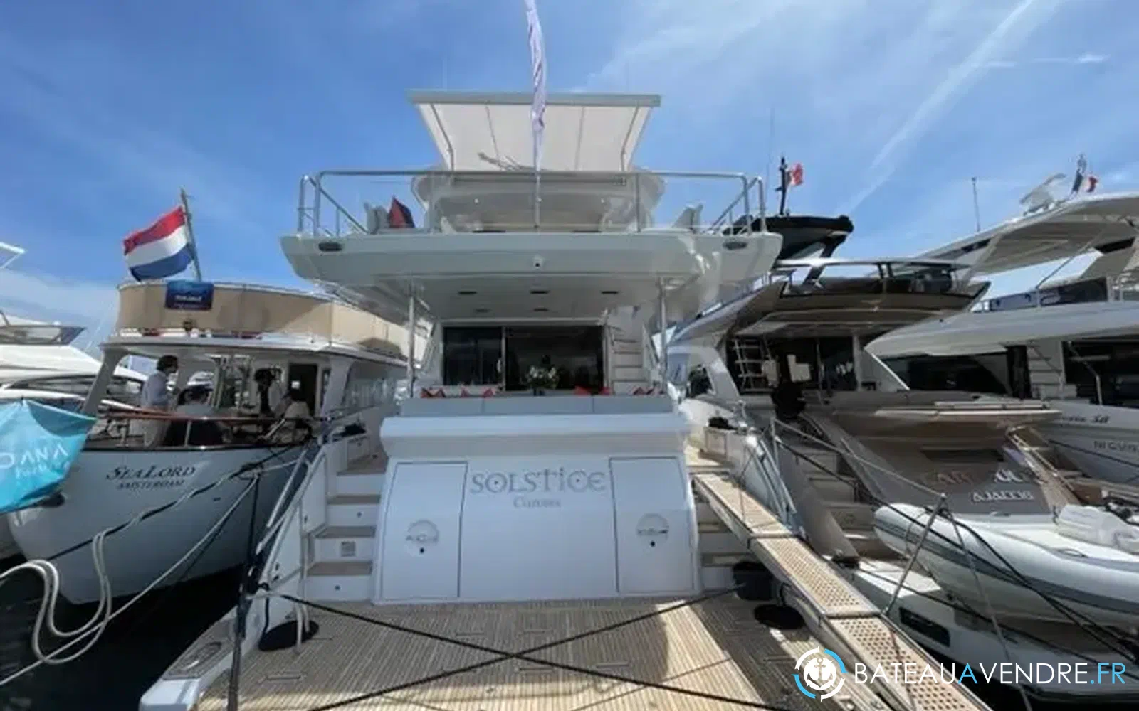 slider 0 Azimut 72 flybridge