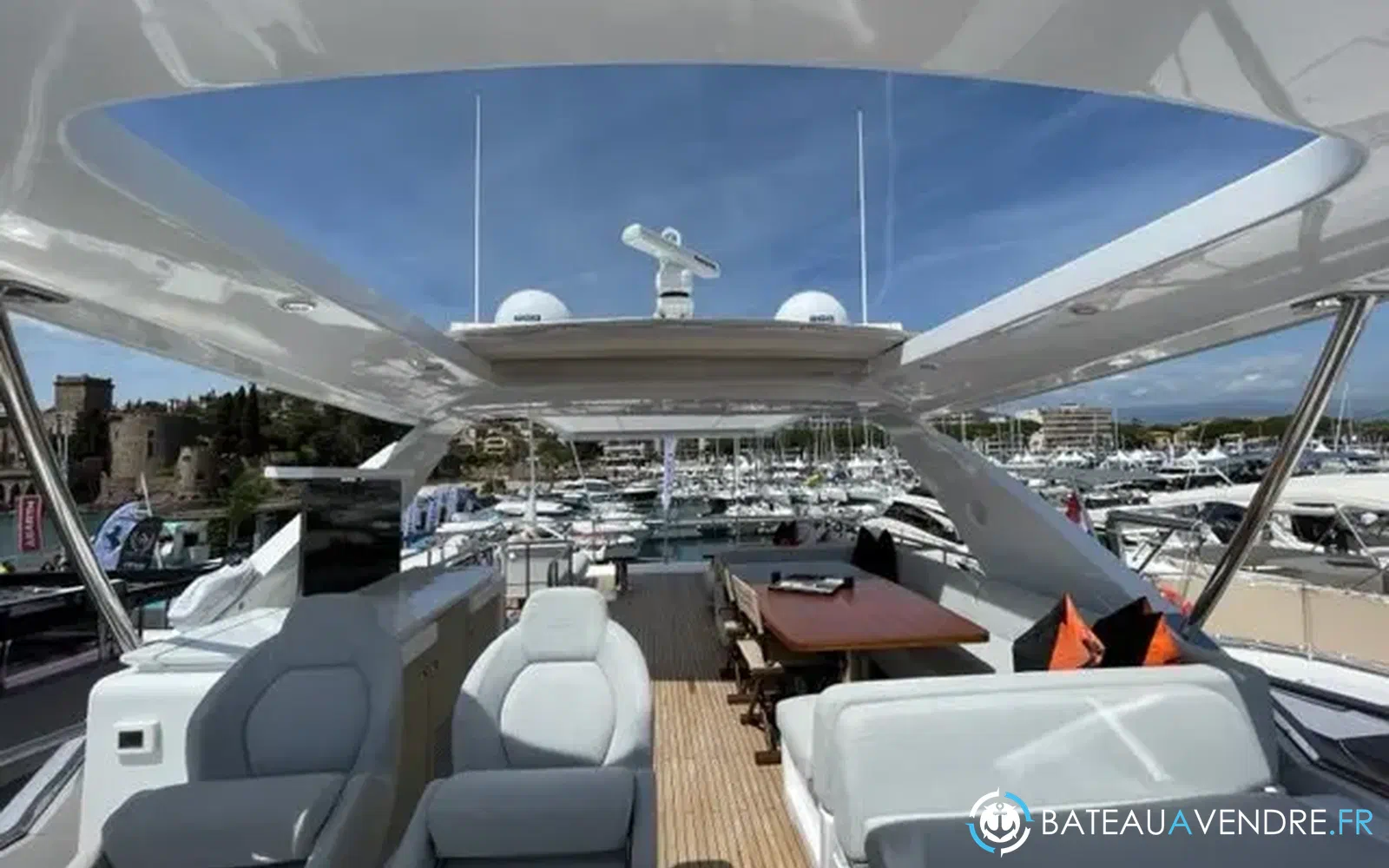slider 10 Azimut 72 flybridge
