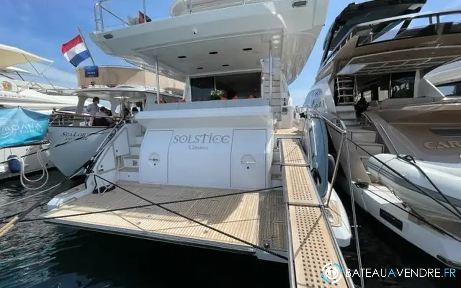 slider 1 Azimut 72 flybridge