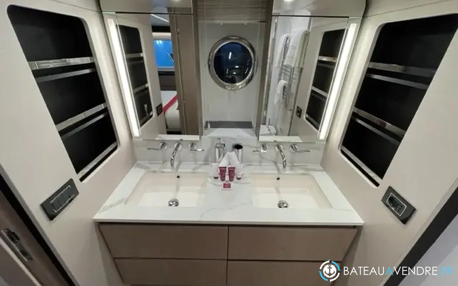 slider 19 Azimut 72 flybridge