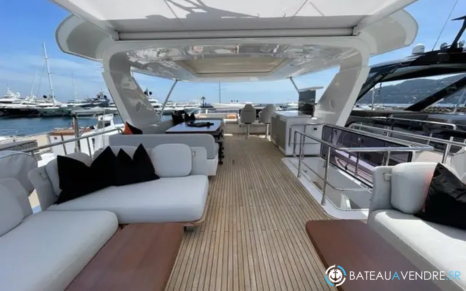 slider 8 Azimut 72 flybridge