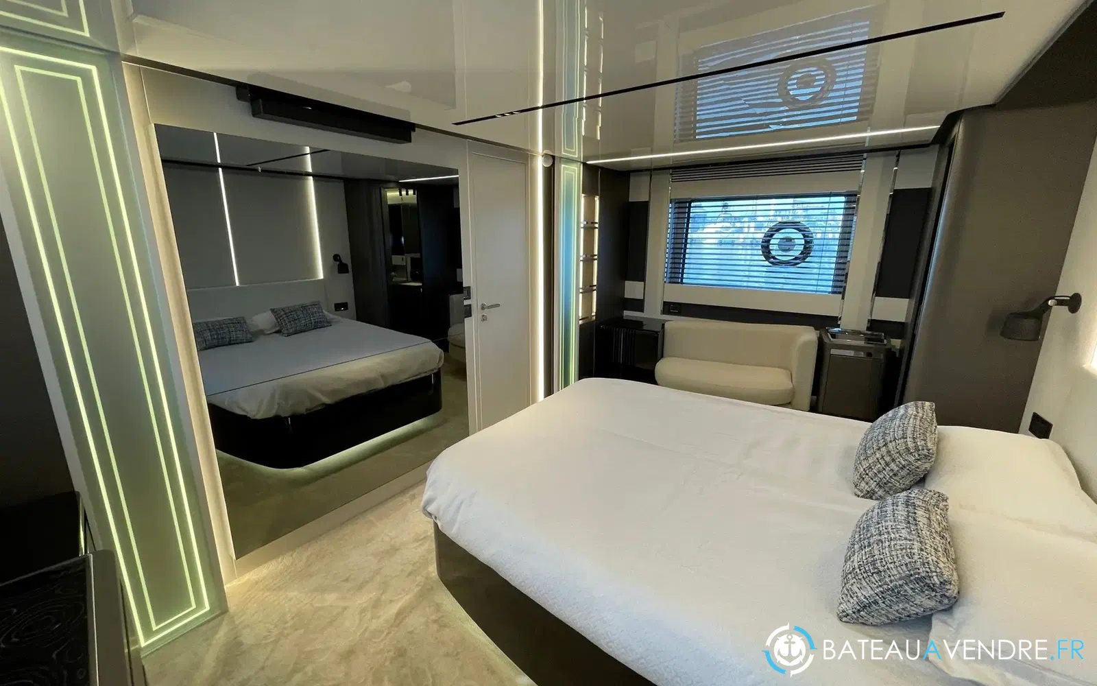 slider 11 Azimut S8