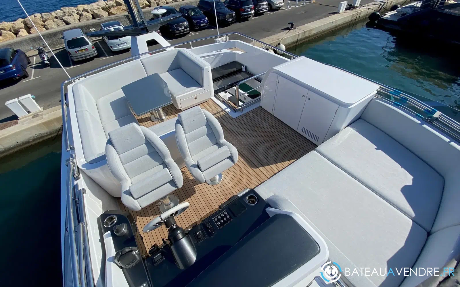 slider 21 Azimut S8
