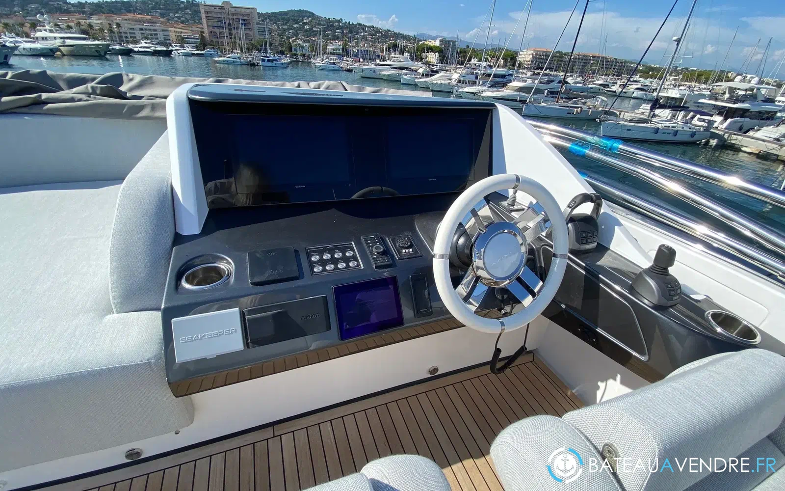 slider 22 Azimut S8